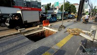 Pelebaran fasilitas pejalan kaki tersebut disambut positif oleh masyarakat.