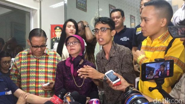 September: Kiswinar, Mario Teguh dan Tes DNA September: Kiswinar, Mario Teguh dan Tes DNA