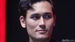 Senyuman Arifin Putra Bikin Melting