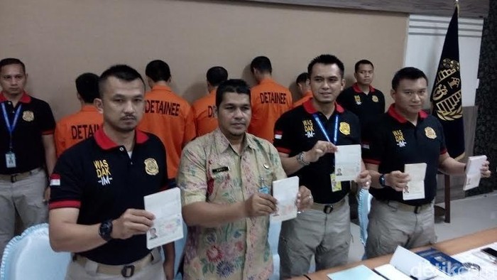 Lima WN China Pekerja Instalator Listrik Dideportasi
