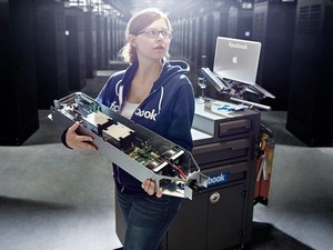 Ayo, Kita Kejar Lagi Data Center Google dan Facebook
