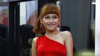 Penampilan pelantun Alamat Palsu itu pun berhasil mengundang perhatian publik. Dok. detikHOT