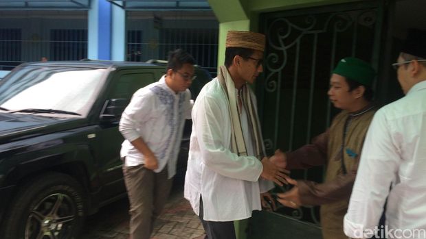 Sandiaga di Masjid Guru Amin/ Yudhis detikcom