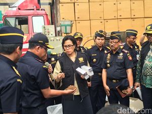 Lihat Rokok Palsu, Sri Mulyani: Persis Banget Ya