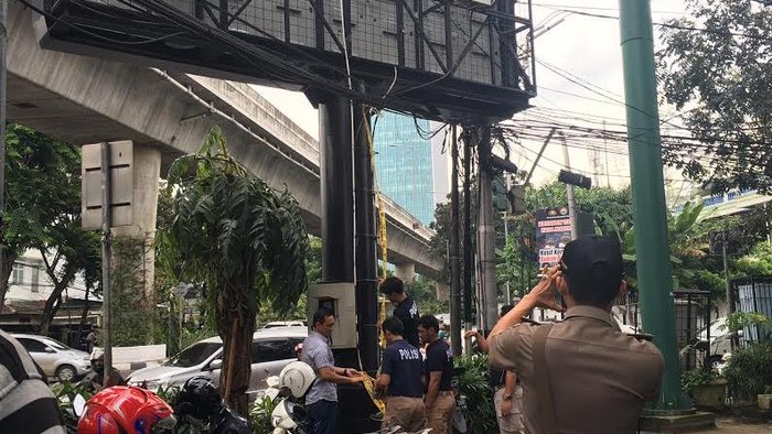 Videotron yang Tayangkan Video Bokep Dipasangi Garis Polisi