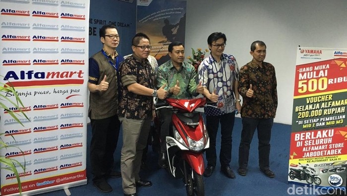 Kini, Beli Motor Bisa di Alfamart