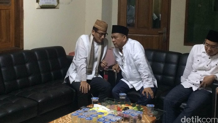 Di Masjid Guru Amin, Sandiaga Uno Mohon Doa Restu Jadi Cawagub DKI