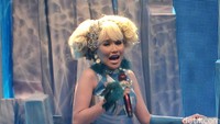 Beragam gaya rambut juga sempat dicoba oleh Ayu Ting Ting. Pool/Noel/detikFoto.