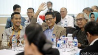 Munas PRSI sebenarnya berlangsung enam bulan lebih cepat. Sebab, Sandiaga Uno memutuskan mundur lebih awal. Keikutsertaan dalam Pemilihan Gubernur DKI Jakarta menjadi alasan utama mundurnya Sandiaga