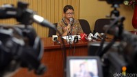 Irman disangkakan melanggar Pasal 2 ayat 1, subsider Pasal 3 Undang-undang nomor 31 tahun 1999 sebagaimana diubah dengan Undang-undang nomor 20 tahun 2001 tentang Pemberantasan Tindak Pidana Korupsi, juncto Pasal 55 ayat 1 ke-1 KUHP, juncto Pasal 64 ayat 1 KUHP.
