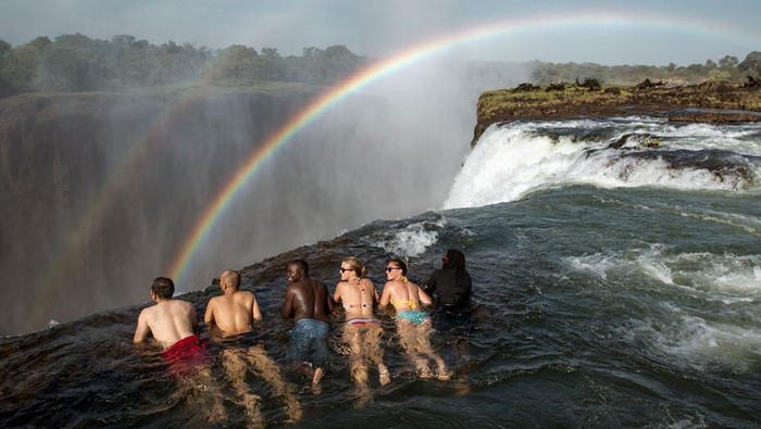 Kolam Renang Setan di Afrika
