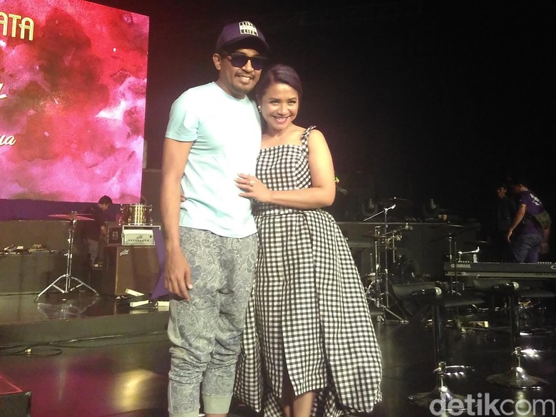 Glenn Fredly Kenang Mike Mohede di Konser Ruth Sahanaya Glenn Fredly Kenang Mike Mohede di Konser Ruth Sahanaya