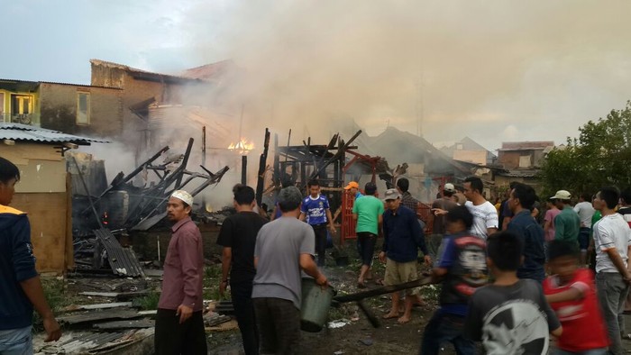 Seorang Pria di Bandung Nekat Bunuh Diri dengan Bakar Rumahnya Sendiri