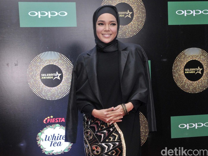 Dewi Sandra Terlibat Kegiatan Sosial untuk Anak Yatim dan Pengidap Autisme