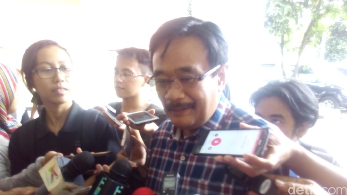 Hadiri Rapat Pleno KPU DKI, Djarot Siap Lengkapi Berkas yang Kurang