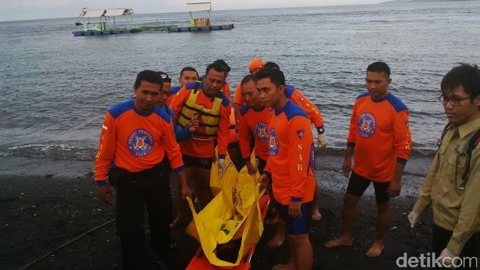 Antisipasi Cuaca Buruk, Unsur Maritim Se-Banyuwangi Gelar Simulasi Kecelakaan Laut