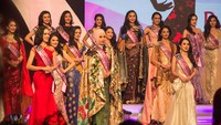 Foto: Bertempat di Studio 2 Rajawali Televisi atau RTV, Jakarta, Jumat malam (30/9/2016), dilangsungkan kontes pemilihan Putri Pariwisata Indonesia 2016. Kontes pun diikuti oleh 37 peserta dari berbagai provinsi di Indonesia (Randy/detikTravel)