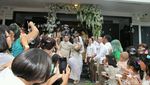 Kemeriahan Pernikahan Jono Amstrong