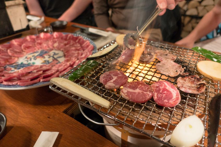  Yakiniku Memanggang Sendiri Daging dengan Bumbu Jepang 