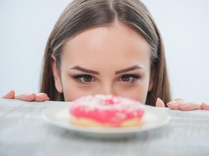 Ini 10 Hal yang Akan Anda Alami Jika Sering Konsumsi Makanan Manis (1)