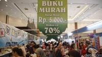 Ini penamakan diskon buku di hari terakhir IIBF 2016 yang digelar di JCC, Jakarta, Minggu (2/10/2016).