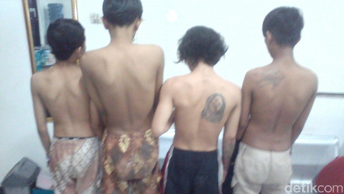 Sering Todong Pejalan Kaki di JPO HI Saat Car Free Day, 4 ABG Ditangkap Polisi