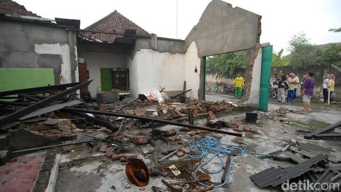 Puting Beliung Terjang Jombang, 80 Rumah Porak-poranda