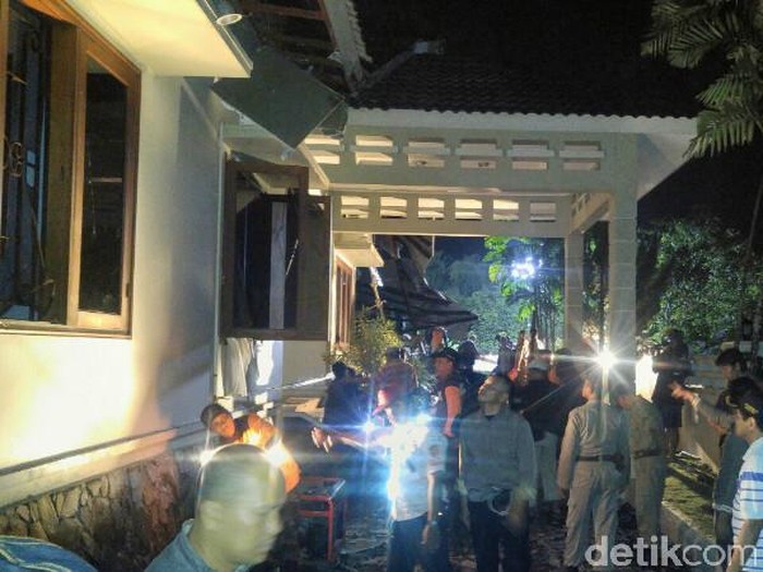 Konstruksi Beton Rumah Mewah Sulitkan Pencarian 2 Anak yang Tertimbun Longsor