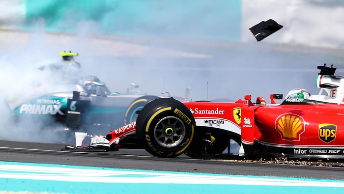Rosberg Kritik Vettel, Tak Permasalahkan Penalti 10 Detik