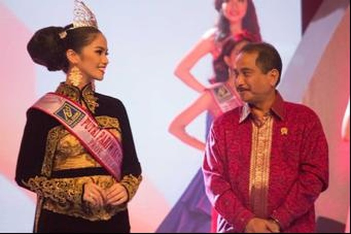 Lois Merry Tangel Sulawesi Utara Menangi Putri Pariwisata 2016