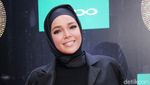 Pesona Dewi Sandra dan Alyssa Soebandono dalam Busana Hitam