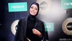 Pesona Dewi Sandra dan Alyssa Soebandono dalam Busana Hitam