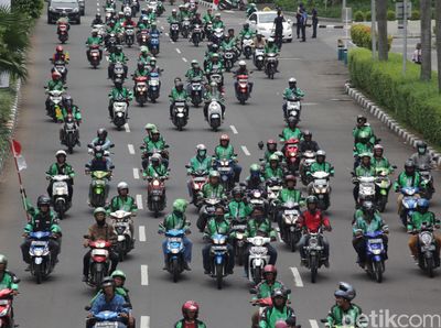 Dari Jalan Asia Afrika, Massa Go-Jek Menuju Kemang
