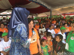 Serunya Menkes Bikin Kuis Soal Kaki Gajah untuk Warga Kabupaten Gunung Mas