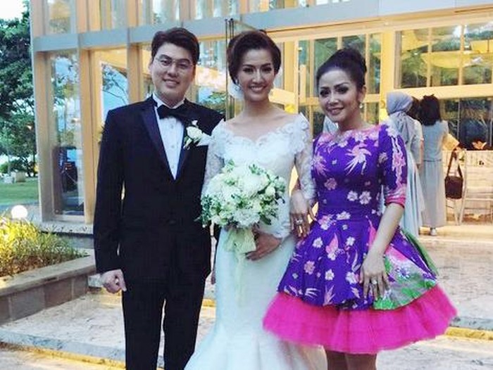 Menikah Diam-diam, Asty dan Hendra Ternyata Sudah Lama Berpacaran