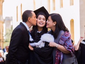 Maudy Ayunda Sempat Diminta Sang Ibu Agar Tak Terlalu Pintar