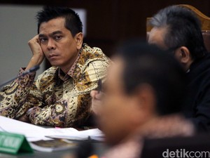 Staf Pribadi Sanusi Ungkap Penerimaan Uang Rp 1 Miliar Dalam Tas Hitam di SPBU