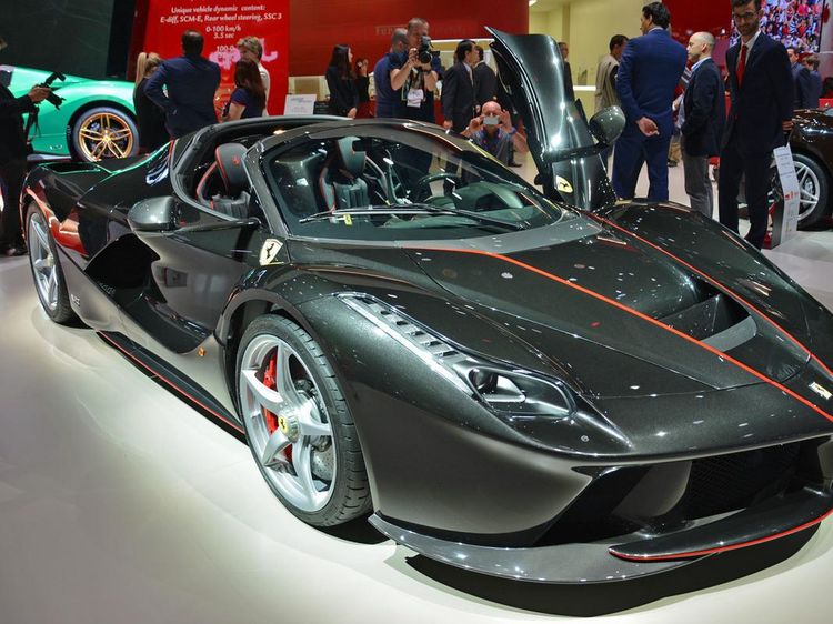 Cantiknya LaFerrari Aperta