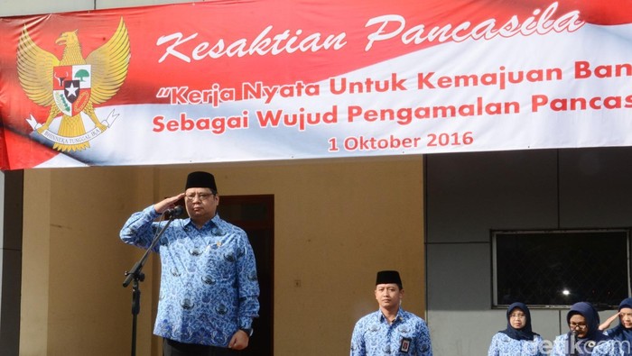 Menperin Pimpin Upacara Kesaktian Pancasila di Kantornya
