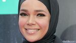 Pesona Dewi Sandra dan Alyssa Soebandono dalam Busana Hitam