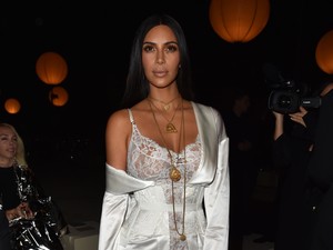 Baru Rilis, Baju Halloween Terinspirasi Perampokan Kim Kardashian Diprotes