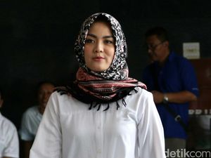 Dicecar Asal-usul Mobil Jaguar, Istri Sanusi: Tahu-tahu Sudah Ada