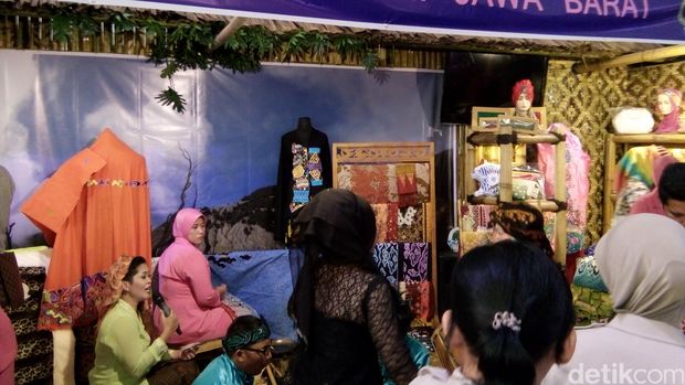Istri Kapolri dan Ibu bhayangkari di acara Bazar/ Idham detikcom