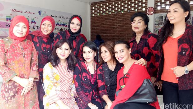Istri Wagub Djarot dan PIA DPR RI