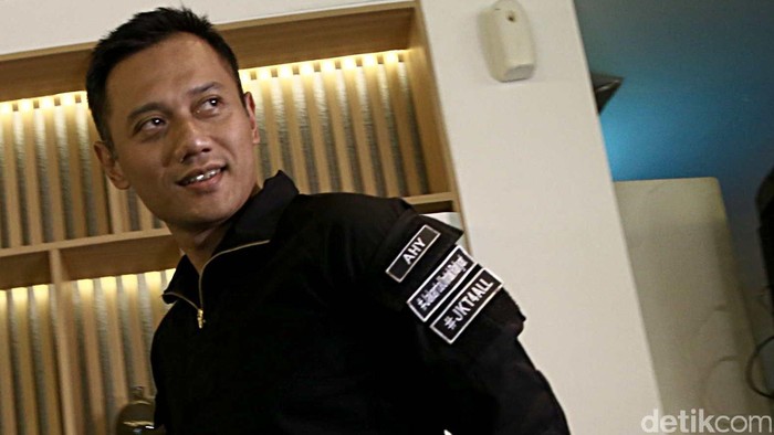 TactiCool, Seragam Kampanye Agus Yudhoyono yang Serba Hitam dan Filosofinya