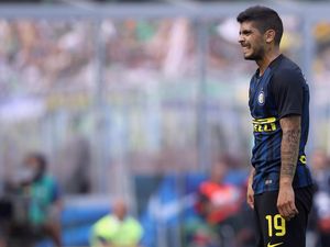 Sevilla Belum Menyerah Kejar Banega dan Jovetic