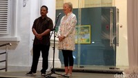 Dibuka oleh Inge-Marie Holst, seorang peneliti sekaligus kolektor seni yang mulai menggemari karya Otto sejak sepuluh tahun lalu.