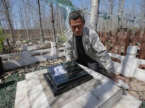 Tradisi Unik Ziarah Makam Hewan Peliharaan di China