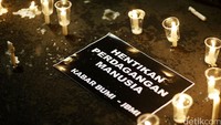 Keluarga Besar Buruh Migran Indonesia (Kabar Bumi) dan Jaringan Buruh Migran Indonesia (JBMI) menuntut dihentikannya perdagangan manusia.