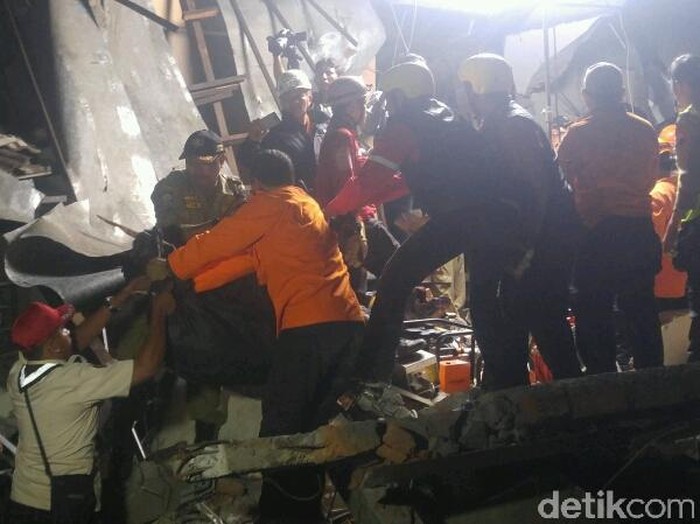 Lebih dari 4 Jam Pencarian, Bocah 8 Tahun Ditemukan Tewas Tertimbun Longsor